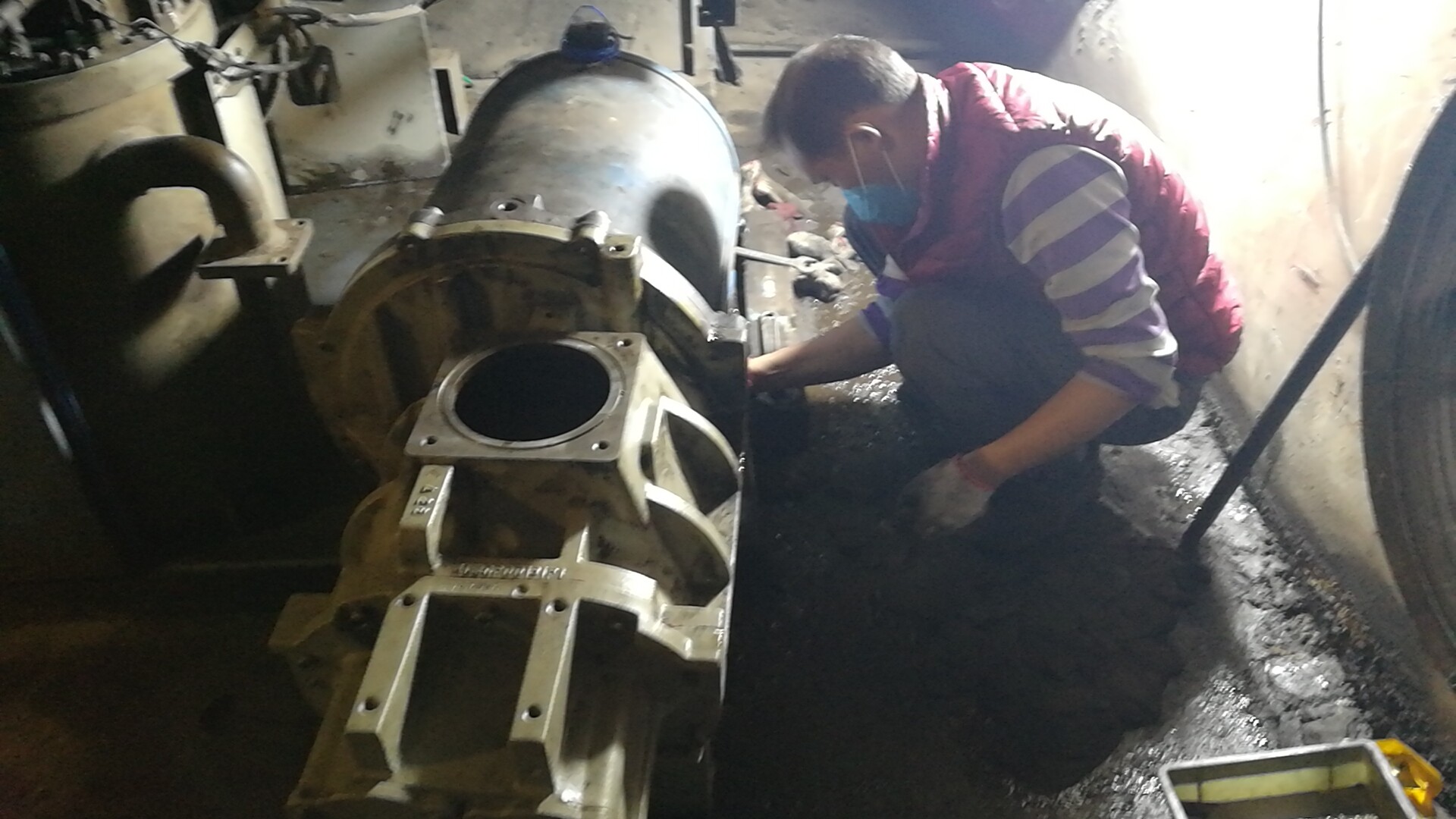 為客戶修復(fù)主機(jī)抱死，解決生產(chǎn)問題