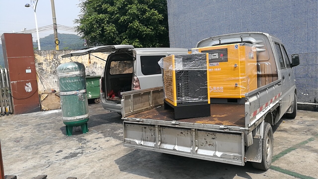 德邦空壓機(jī)受到客戶的歡迎