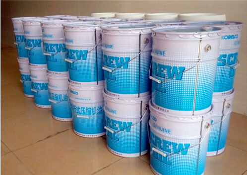 德邦空壓機(jī)技術(shù)師傅告訴如何安全、快捷更換空壓機(jī)潤(rùn)滑油